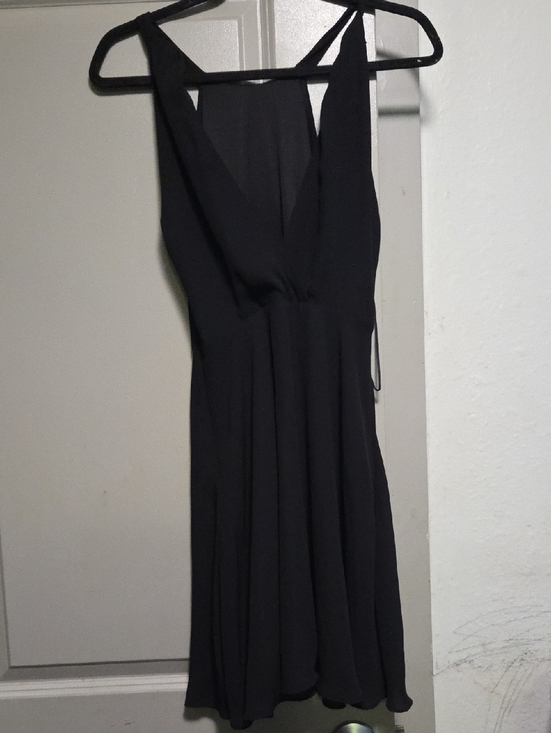 Express Dresses & Skirts - Express Black Sleeveless V‑Neck Midi Dress